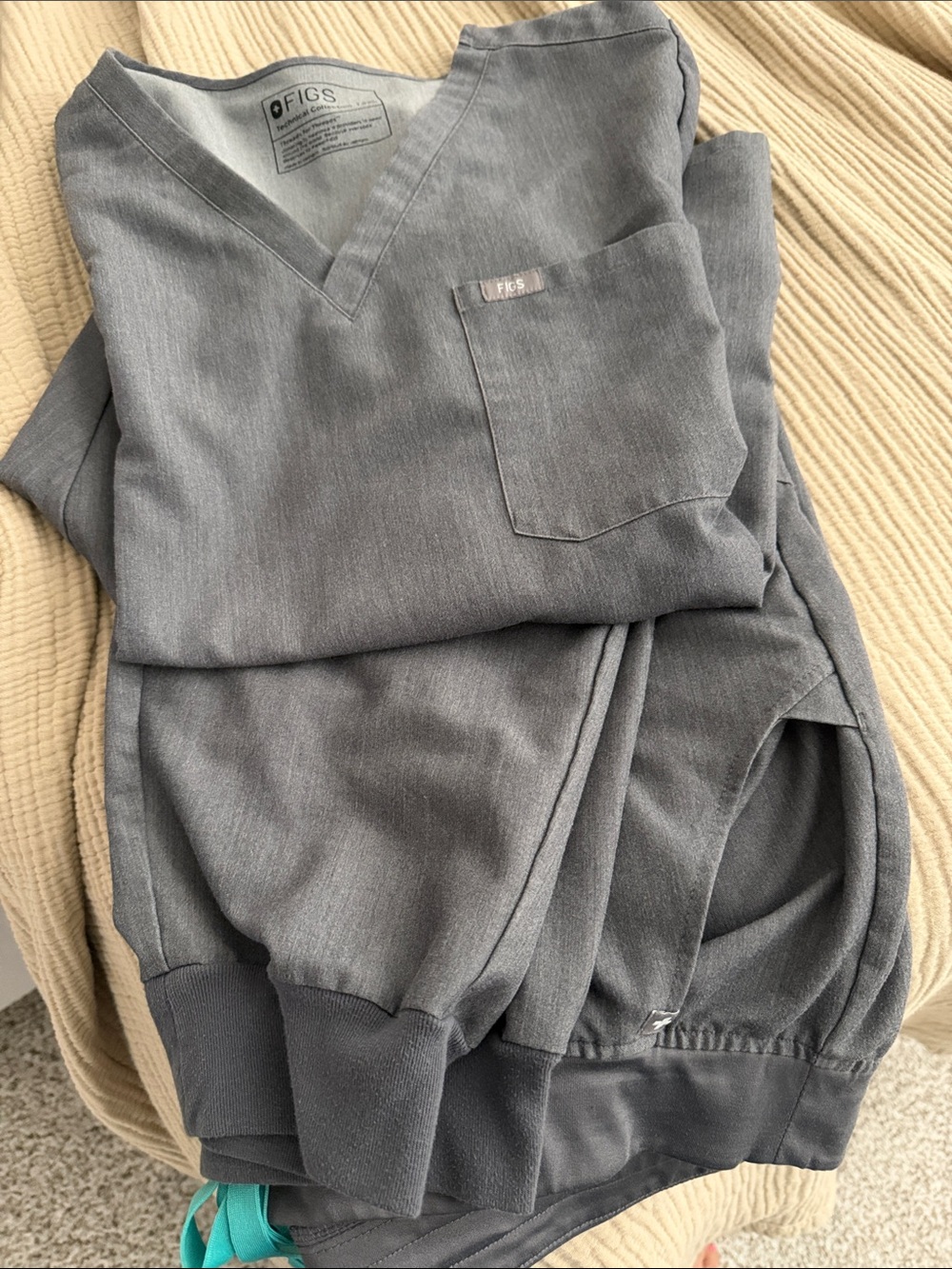 FIGS Jogger Scrub Set - charcoal Gray